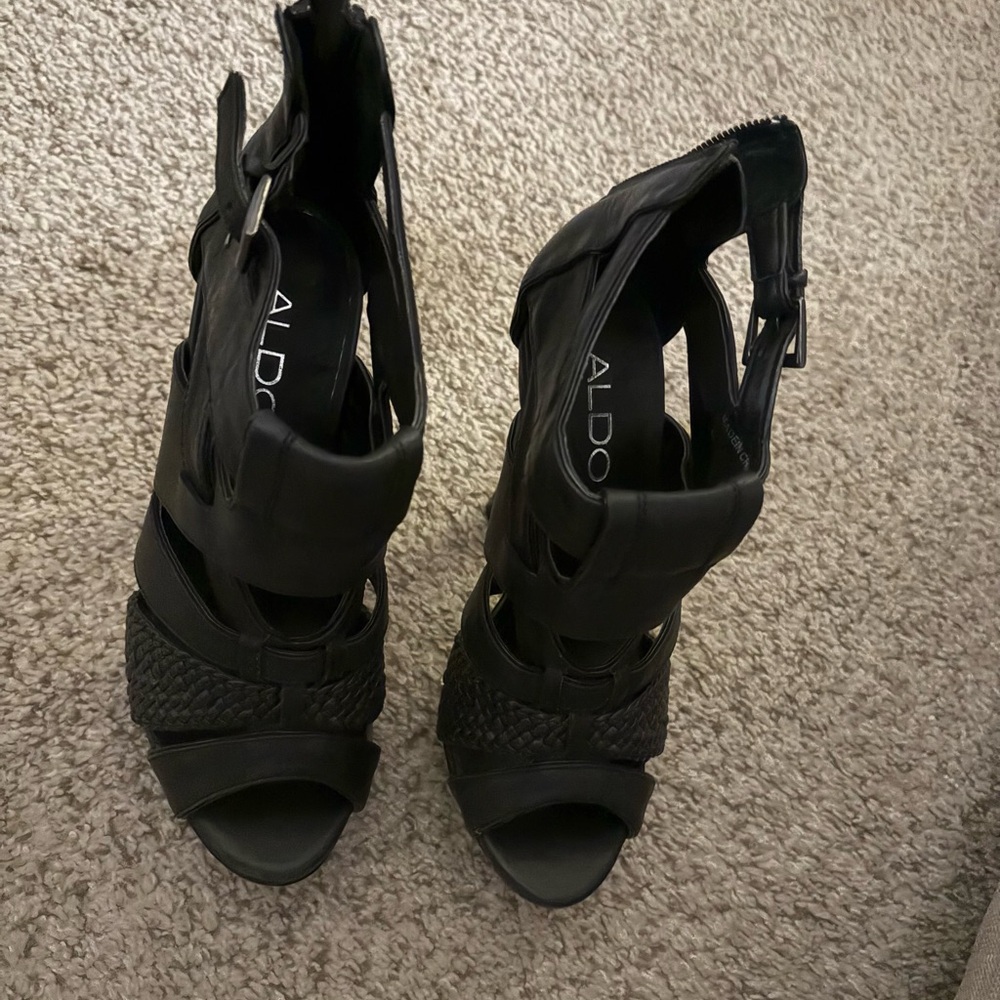 Aldo platforms - Picture 3 of 4
